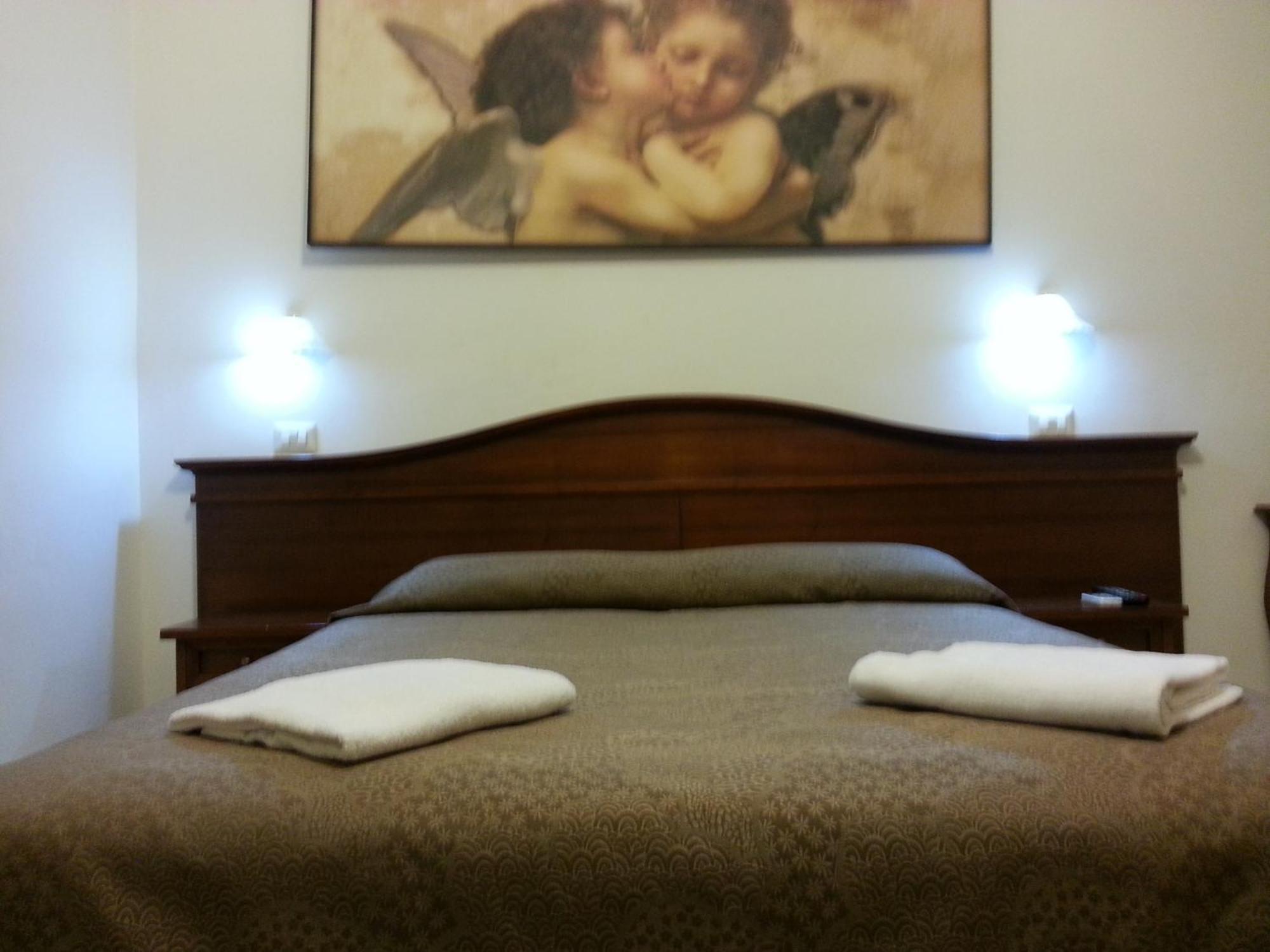 Guesthouse Alex II روما الغرفة الصورة