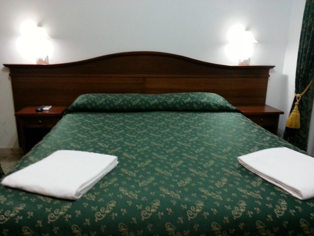 Guesthouse Alex II روما المظهر الخارجي الصورة