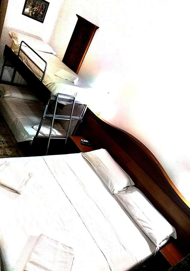 Guesthouse Alex II روما المظهر الخارجي الصورة